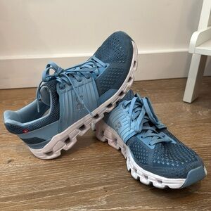 On Running/Training shoes Size 6